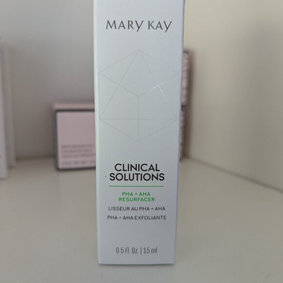 Mary Kay Clinical Solutions PHA+AHA Resurfacer - Picture 3 of 3
